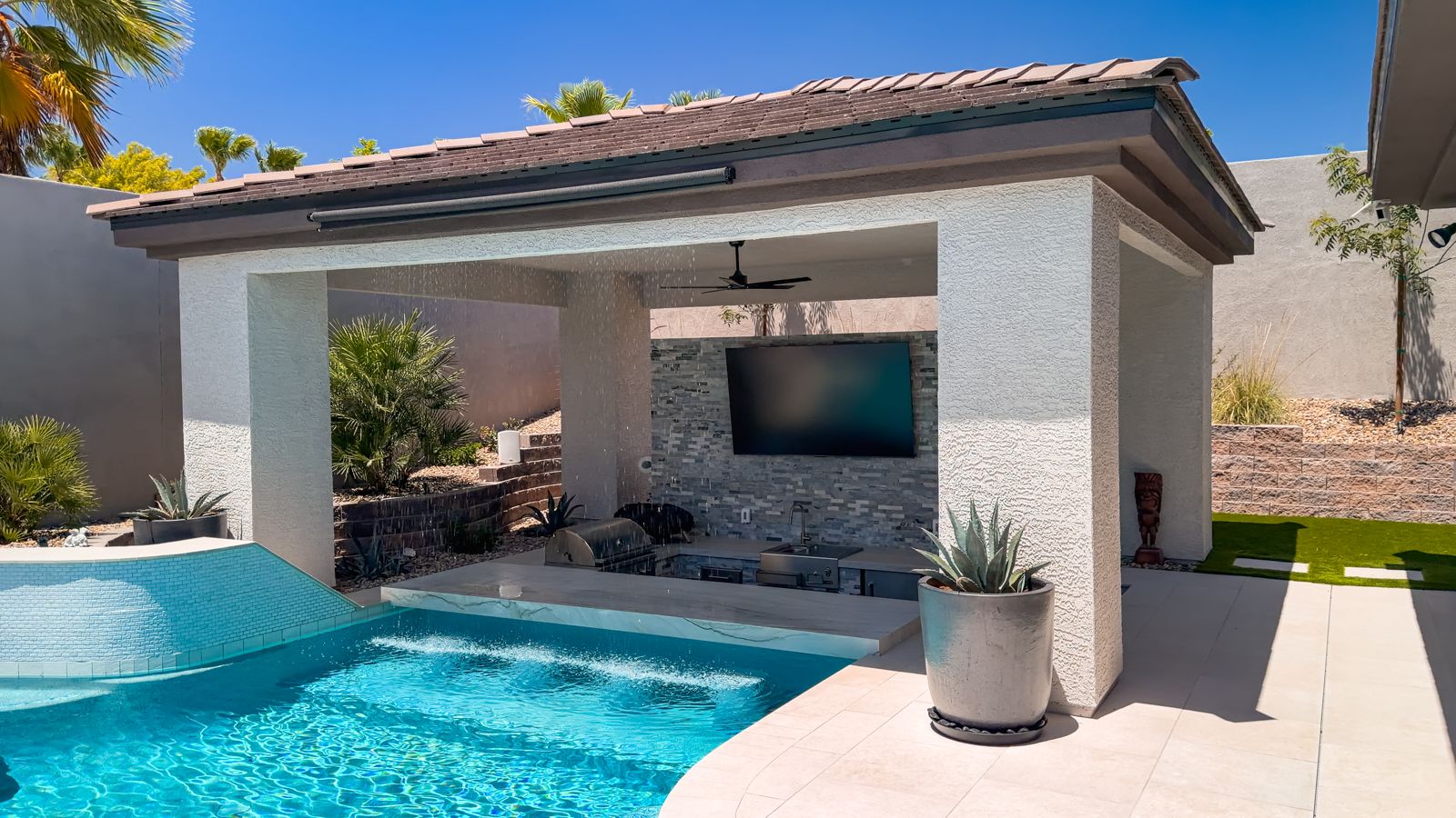 Cabana and freeform pool built by Pools R Us Arizona