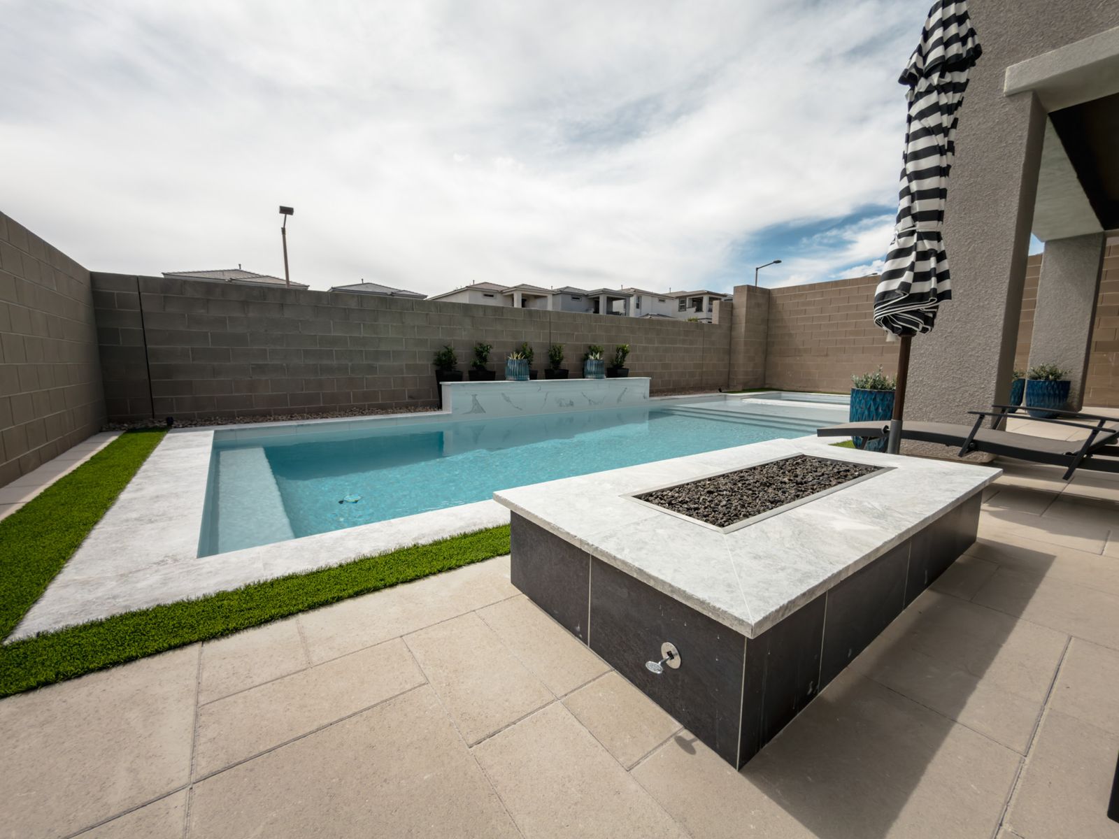 Custom pool by Pools R Us Arizona
